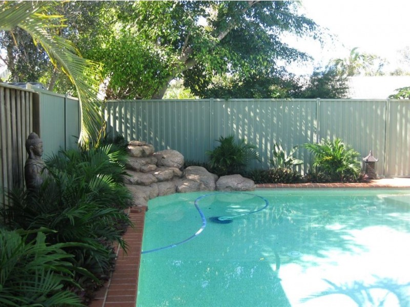 20 Willis Court, Mermaid Waters QLD 4218