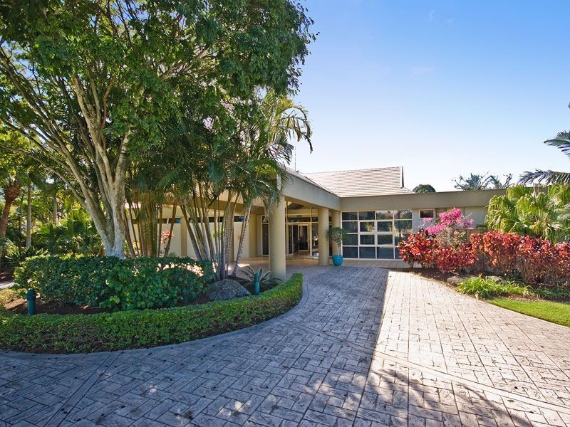 4/125 Santa Cruz Boulevard, Clear Island Waters QLD 4226