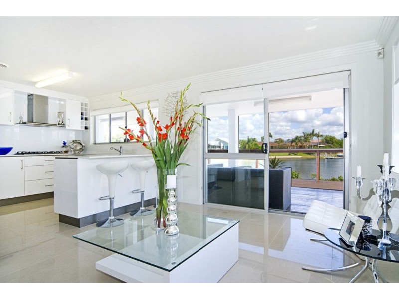 46 Arcadia Drive, Mermaid Waters QLD 4218