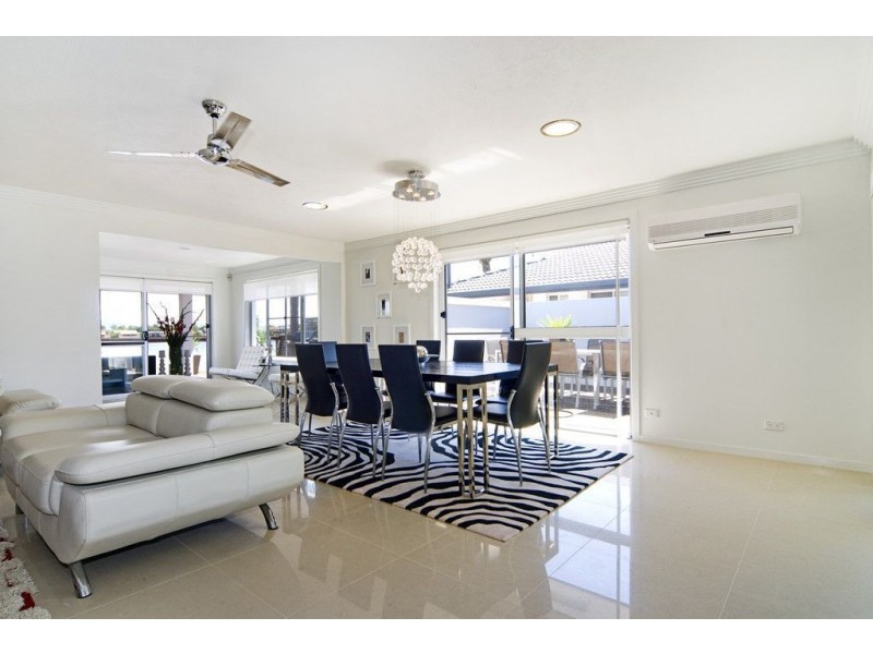 46 Arcadia Drive, Mermaid Waters QLD 4218