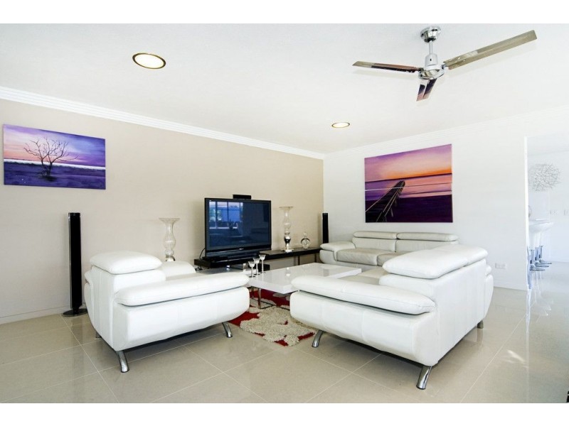46 Arcadia Drive, Mermaid Waters QLD 4218