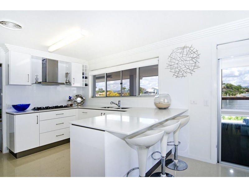 46 Arcadia Drive, Mermaid Waters QLD 4218
