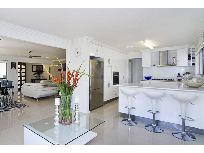 46 Arcadia Drive, Mermaid Waters QLD 4218