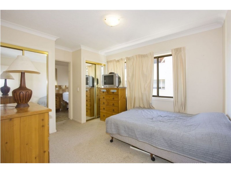 4/35 Australia Avenue, Broadbeach QLD 4218