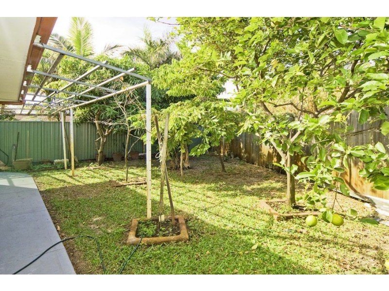 8 Sequana Avenue, Mermaid Waters QLD 4218