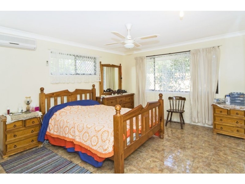 8 Sequana Avenue, Mermaid Waters QLD 4218