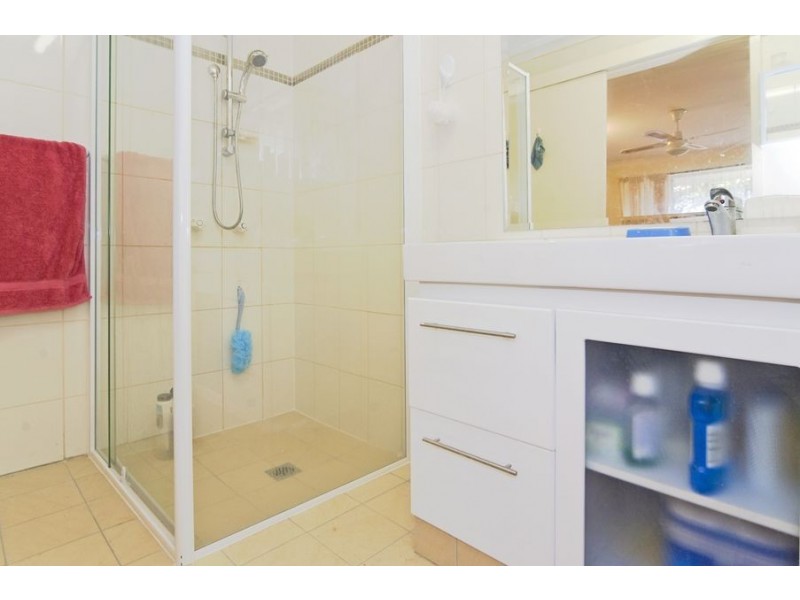 8 Sequana Avenue, Mermaid Waters QLD 4218