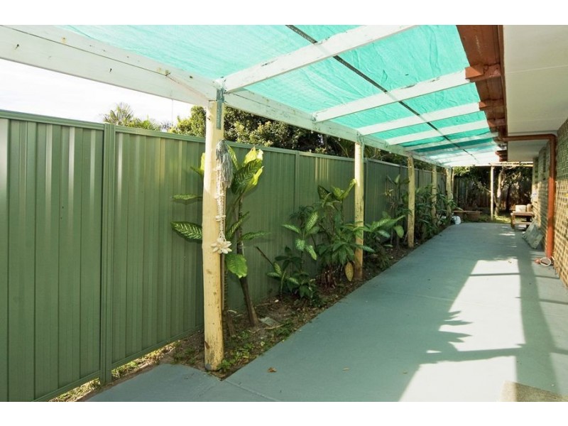 8 Sequana Avenue, Mermaid Waters QLD 4218