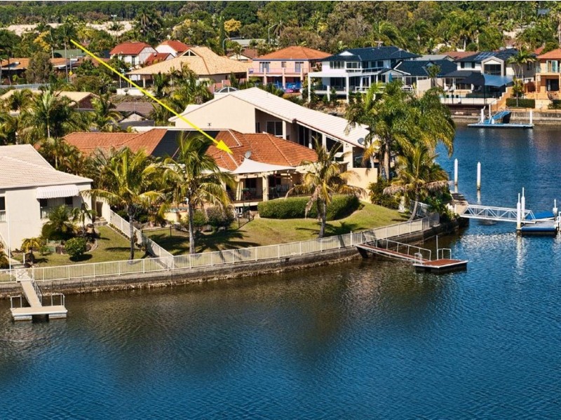 15 Salamander Court, Mermaid Waters QLD 4218