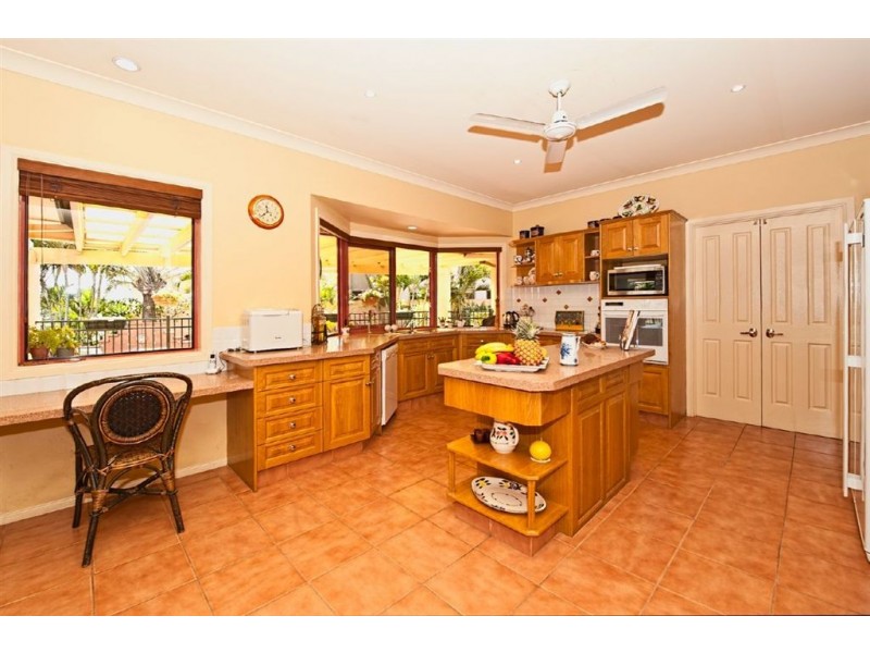 15 Salamander Court, Mermaid Waters QLD 4218