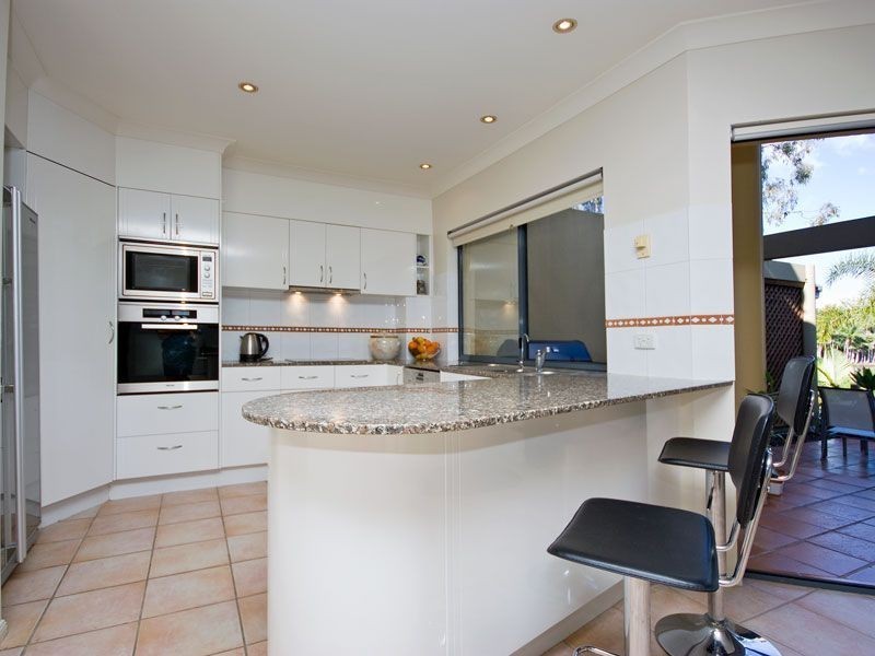 147/125 Santa Cruz Boulevard “Fonthac”, Clear Island Waters QLD 4226