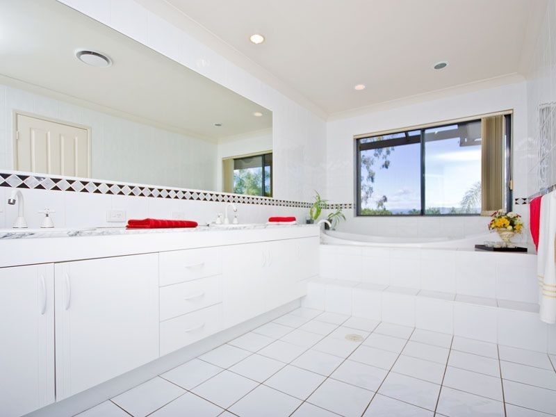 147/125 Santa Cruz Boulevard “Fonthac”, Clear Island Waters QLD 4226