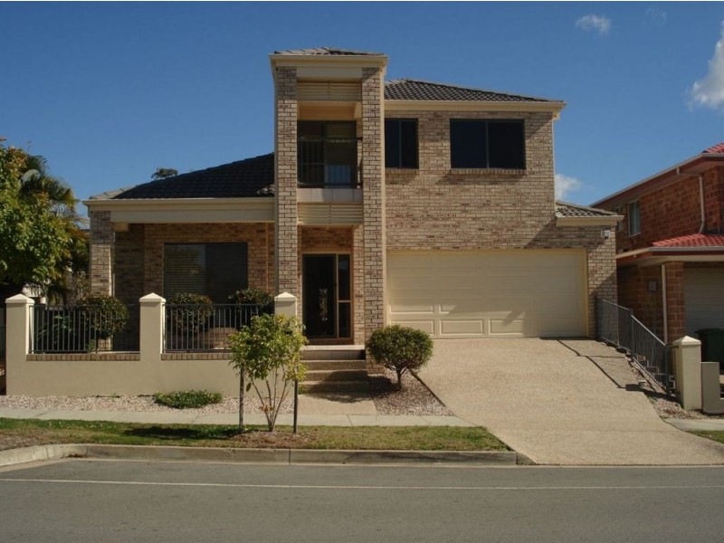 64 Azzurra Drive, Varsity Lakes QLD 4227