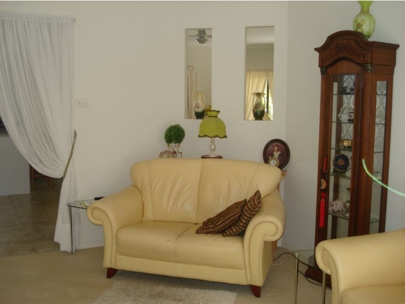 64 Azzurra Drive, Varsity Lakes QLD 4227