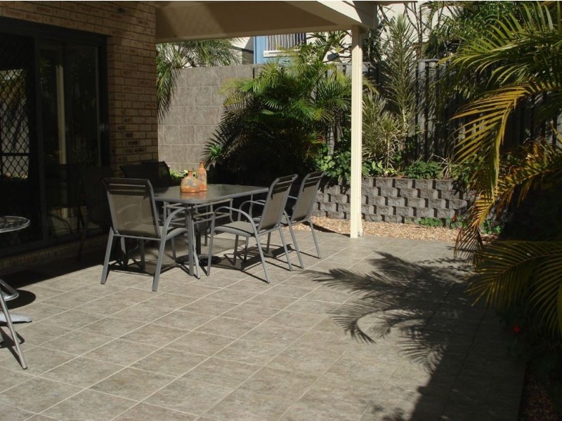 64 Azzurra Drive, Varsity Lakes QLD 4227