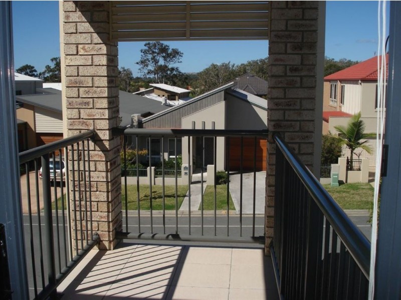 64 Azzurra Drive, Varsity Lakes QLD 4227