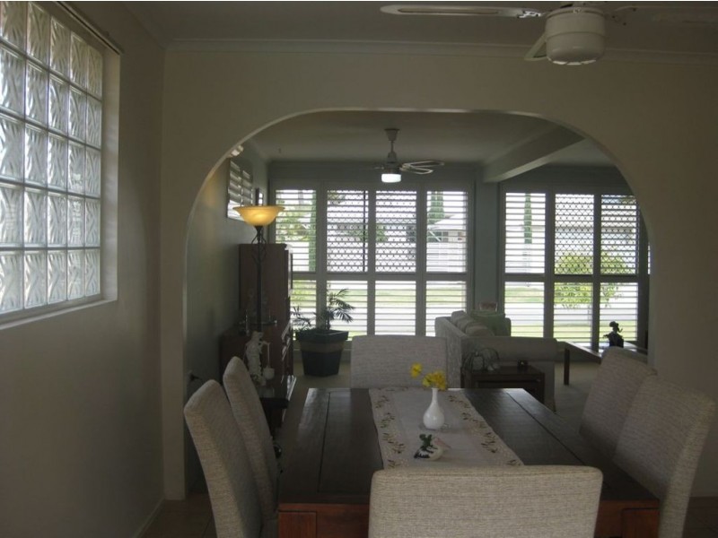 8 Koomooloo Court, Mermaid Waters QLD 4218