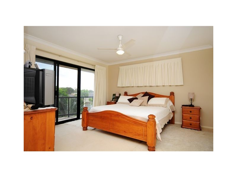 6 Glass House Drive, Varsity Lakes QLD 4227
