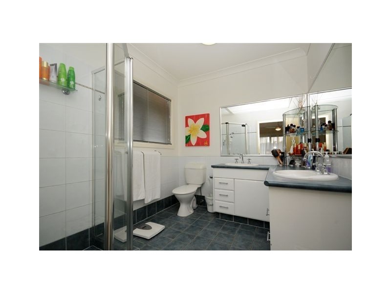 6 Glass House Drive, Varsity Lakes QLD 4227