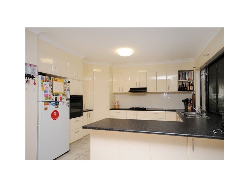 6 Glass House Drive, Varsity Lakes QLD 4227