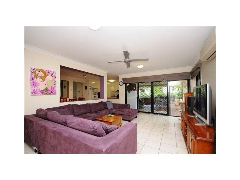 6 Glass House Drive, Varsity Lakes QLD 4227