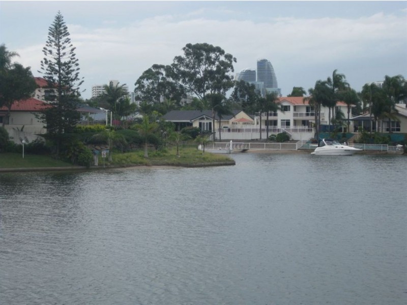 21 Saxonvale Terrace, Mermaid Waters QLD 4218