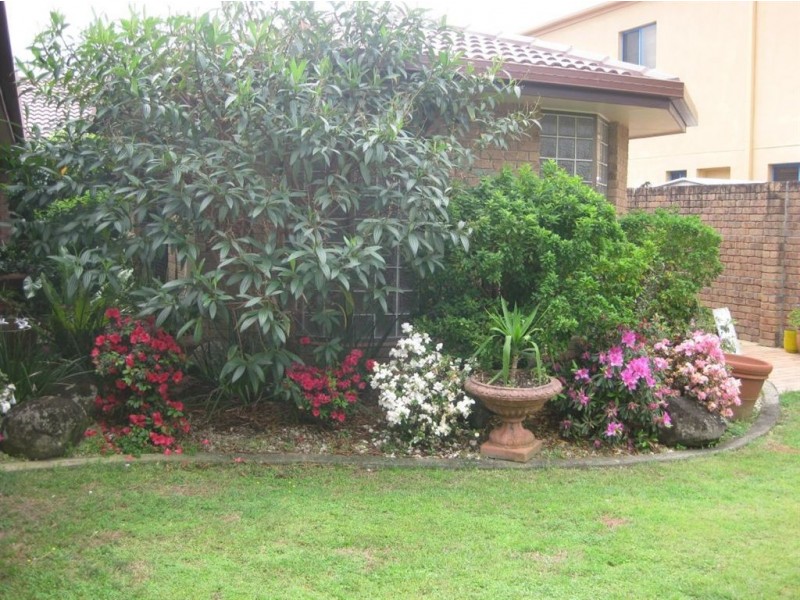 21 Saxonvale Terrace, Mermaid Waters QLD 4218