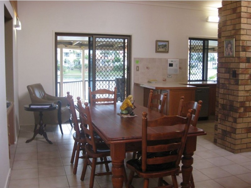 21 Saxonvale Terrace, Mermaid Waters QLD 4218