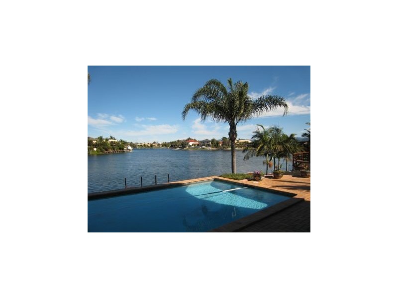 120 Santa Cruz Boulevard, Clear Island Waters QLD 4226