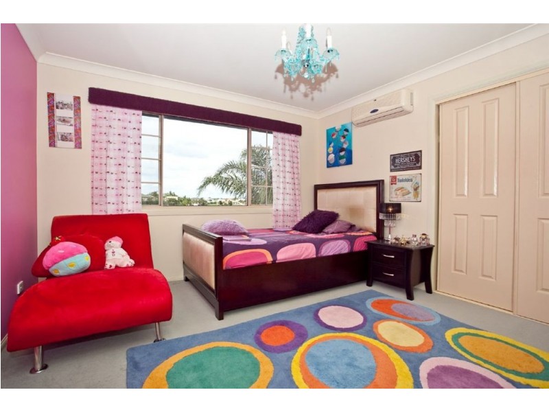 120 Santa Cruz Boulevard, Clear Island Waters QLD 4226