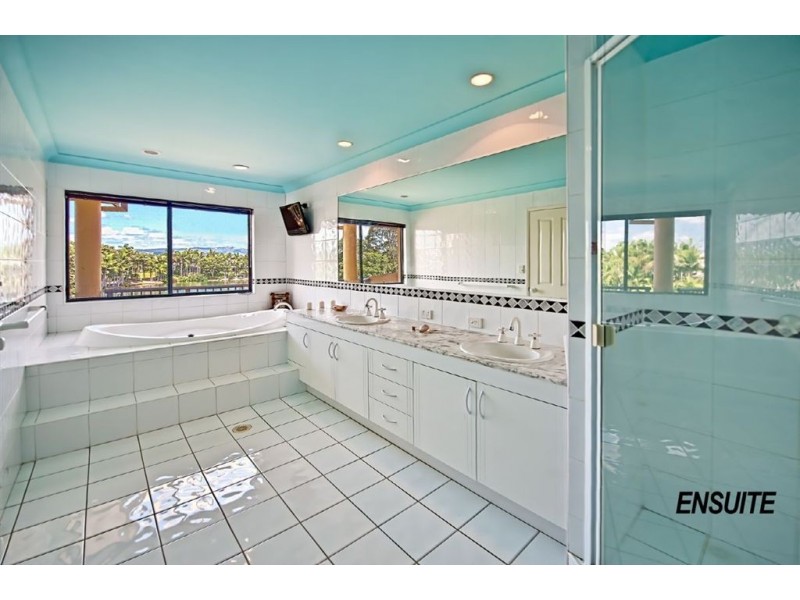 3/125 Santa Cruz Boulevard, Clear Island Waters QLD 4226