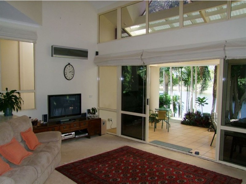 3/125 Santa Cruz Boulevard, Clear Island Waters QLD 4226