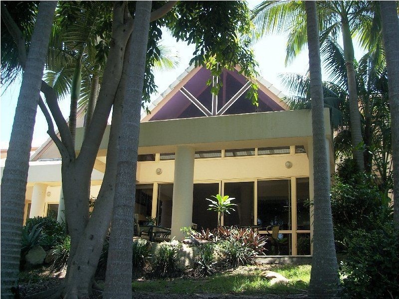 3/125 Santa Cruz Boulevard, Clear Island Waters QLD 4226
