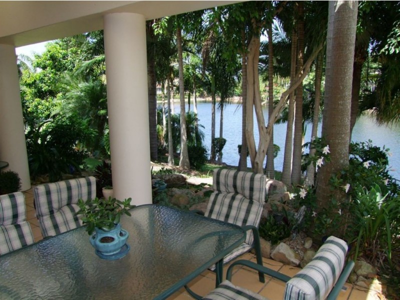 3/125 Santa Cruz Boulevard, Clear Island Waters QLD 4226