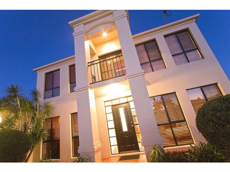 34 Sunshine Boulevard, Broadbeach Waters QLD 4218