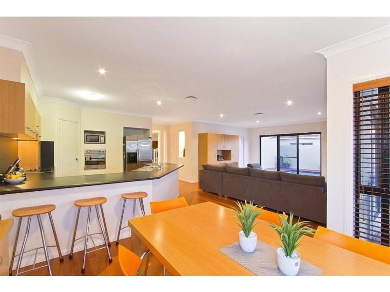 34 Sunshine Boulevard, Broadbeach Waters QLD 4218