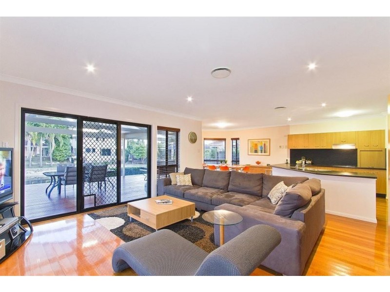 34 Sunshine Boulevard, Broadbeach Waters QLD 4218