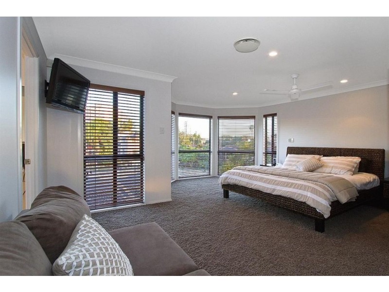34 Sunshine Boulevard, Broadbeach Waters QLD 4218