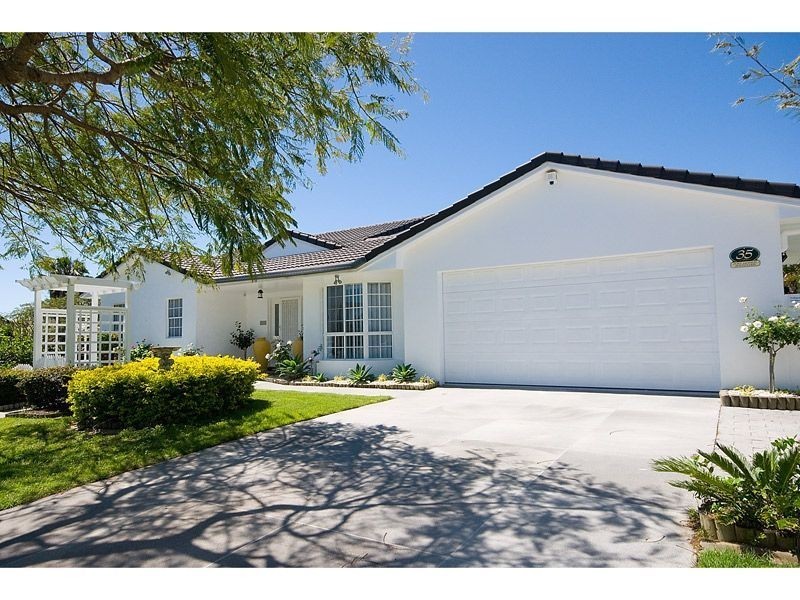 35 Port Jackson Boulevard, Clear Island Waters QLD 4226