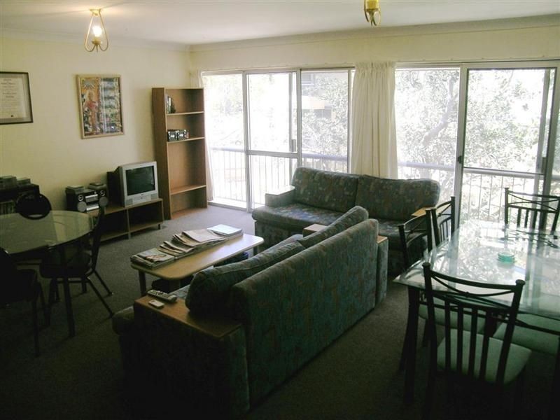 9/2 Alexandra Avenue, Mermaid Beach QLD 4218