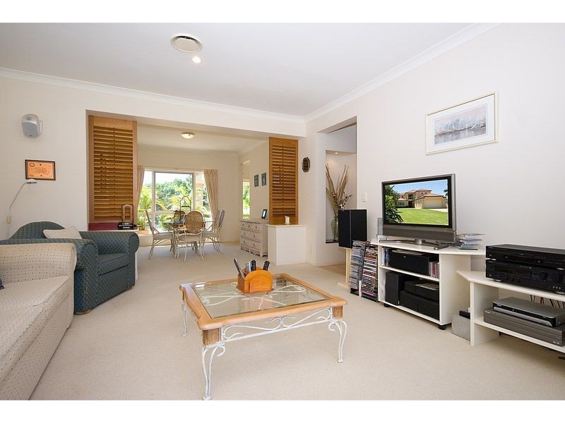 3 Meadowview Drive, Carrara QLD 4211