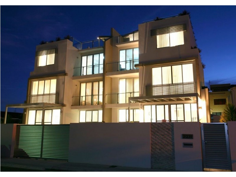 2/238 Hedges Avenue, Mermaid Beach QLD 4218