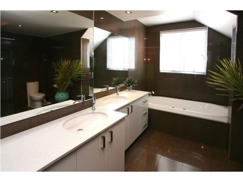 2/238 Hedges Avenue, Mermaid Beach QLD 4218