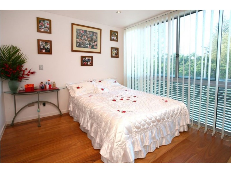 2/238 Hedges Avenue, Mermaid Beach QLD 4218