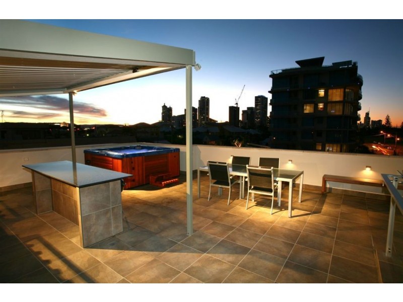 2/238 Hedges Avenue, Mermaid Beach QLD 4218