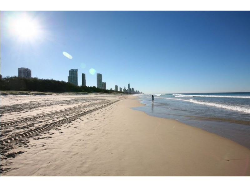 2/238 Hedges Avenue, Mermaid Beach QLD 4218