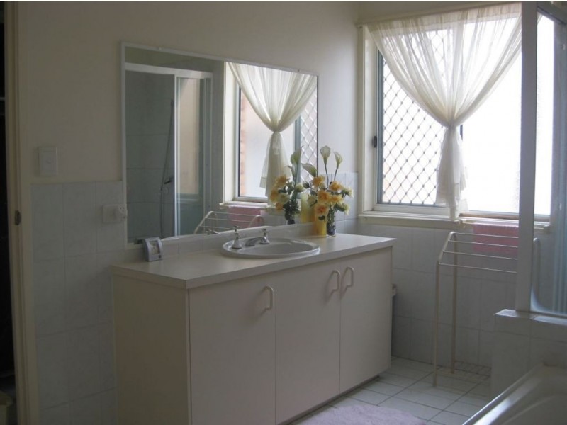 9 Emerton Crescent, Robina QLD 4226