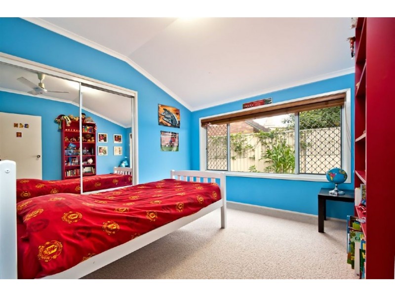 26 Peninsula Court, Mermaid Waters QLD 4218