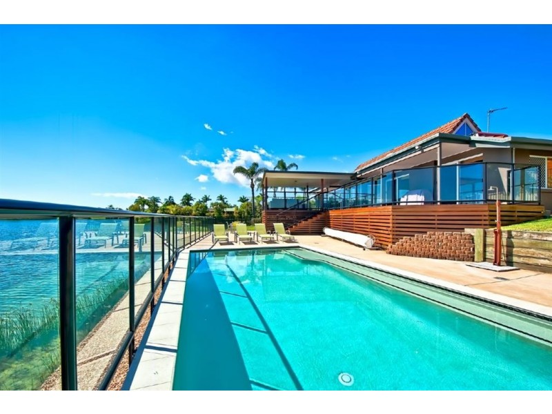 26 Peninsula Court, Mermaid Waters QLD 4218