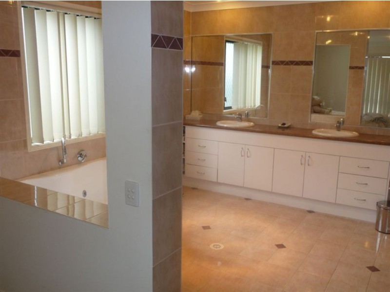 64 Lancewood Court, Robina QLD 4226